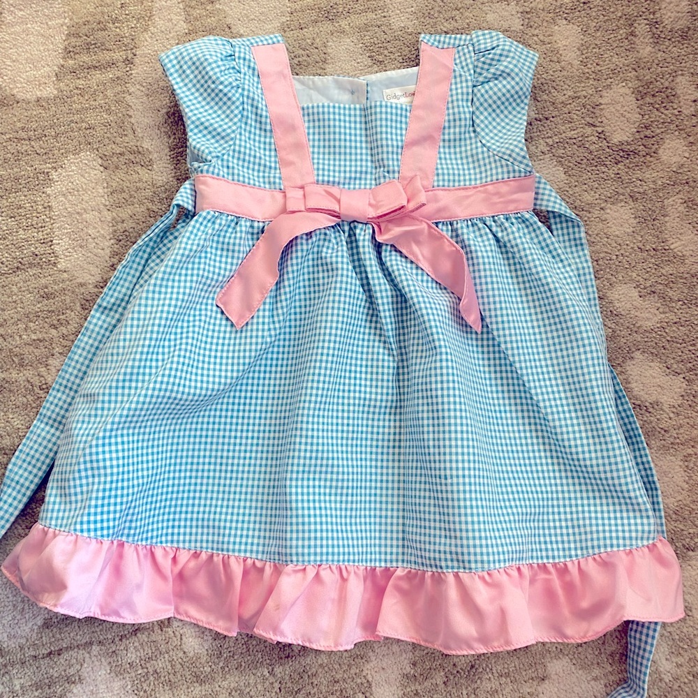 Absolutely gorgeous dress